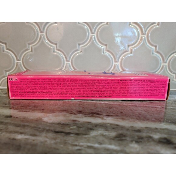 VINTAGE 1998 SPECIAL EDITION JEWEL SKATING BARBIE DOLL 23239 UNOPENED WALMART - Picture 7 of 8